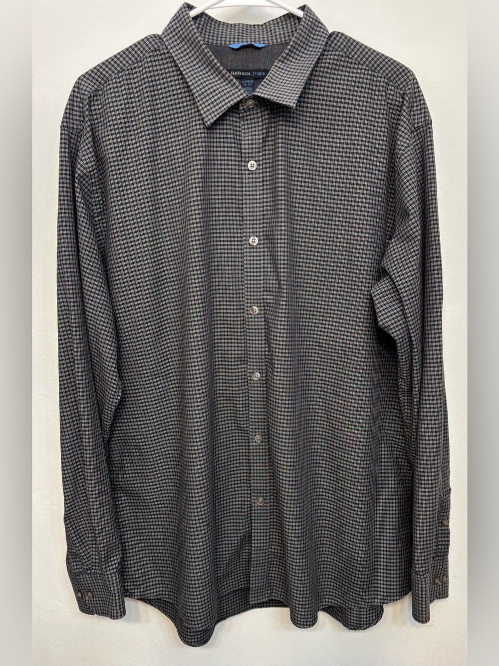 Van Heusen Studio Gray Check Pattern Button-Up Dress Shirt Mens Size XL 17- 17.5